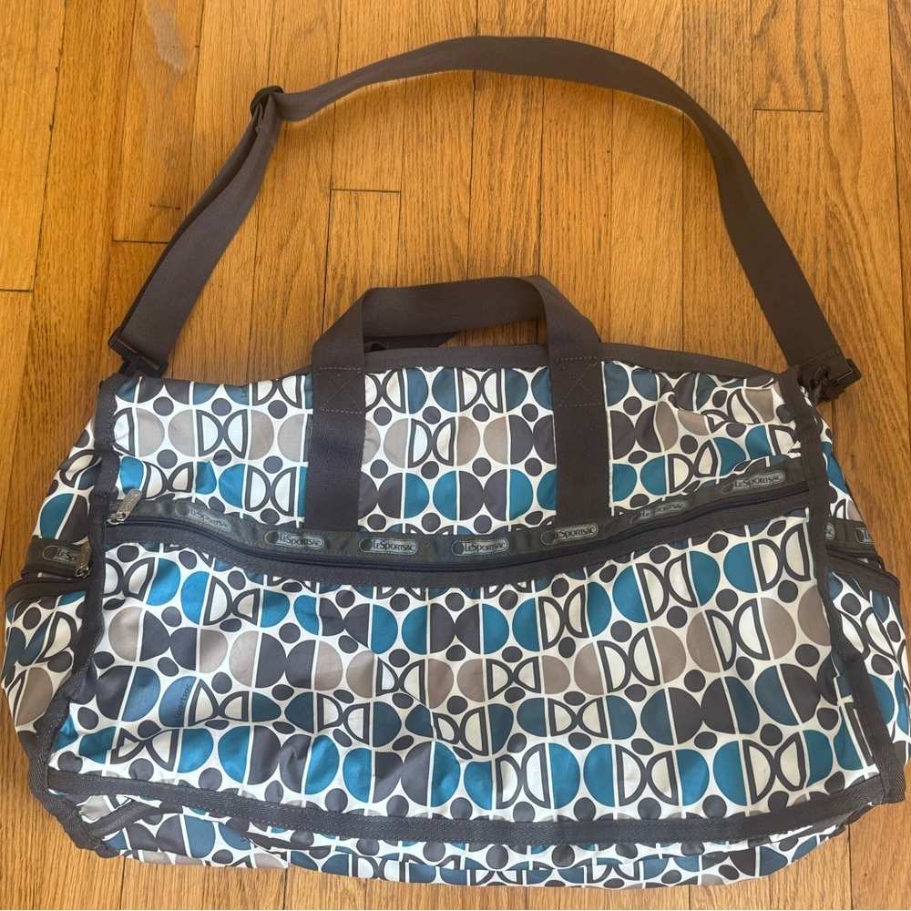 LeSportsac Large Weekender Duffel Bag – Blue/Gray Geometric Print